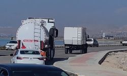 Van'da Ağır Tonajlı Araçlar Yolu Çökme Noktasına Getirdi!