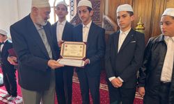 Van’da 8 Öğrenci Hafız Oldu: Yeni Nurşin Camii’nde Belge Töreni Düzenlendi