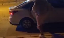 Kadın, tartıştığı şahsın arabasına saldırdı