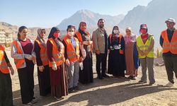 Hakkari’de Belediye Personelinden Çanta Dolu Para İçin Örnek Davranış