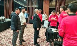 Mansur Yavaş’tan Vanspor’a Sürpriz Ziyaret