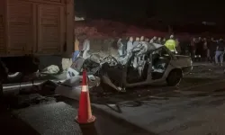 Gaziantep’te Feci Kaza: Otomobil Kamyona Çarptı, 3 Kişi Hayatını Kaybetti