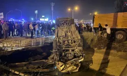 Tarsus’ta Feci Kaza! Yolcu Minibüsü İle Otomobil Çarpıştı: 10 Yaralı