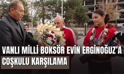 Vanlı Milli Boksör Evin Erginoğuz’a Coşkulu Karşılama