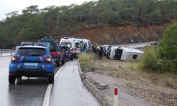 Fethiye’de yolcu minibüsü devrildi: 7 yaralı