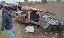 Minibüsle Çarpışan TOFAŞ Demir Yığınına Döndü: 2 Yaralı