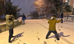 Van’da Yoğun Kar Yağışı Kent Merkezi ve İlçeleri Beyaza Bürüdü