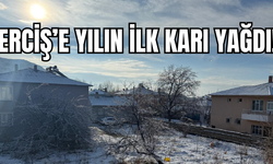 Erciş’e Yılın İlk Karı Yağdı: Yüksek Kesimler Beyaza Büründü!