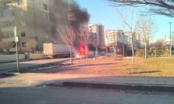 Van’da Otomobil Alev Aldı!