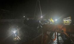 Otomobil Çaya Uçtu, Baba ile Oğlu Hayatını Kaybetti