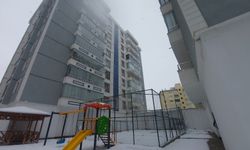 Feci Kaza: Cam silerken yere düştü!