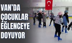 Van Edremit’te Buz Pateni Pisti Çocukların Gözdesi Oldu