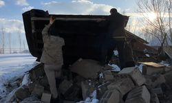 Yüksekova’da Kar Felaketi: Ahırın Çatısı Çöktü, 2 Hayvan Telef Oldu