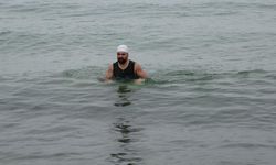 Vanlı Öğretmen 12 Yıldır Kış Hastalıklarından Korunuyor: Sırrı Soğuk Su