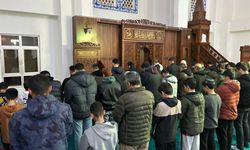 Van’da İlk Teravih Heyecanı: Camiler Doldu Taştı