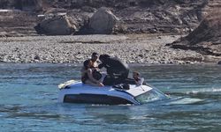 Araç baraj gölüne uçtu: 1 yaralı