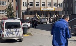 Okula bıçaklı saldırı: Ölü ve yaralılar var!