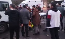 Zincirleme Kaza Dolmuş Kaldırıma Fırladı Yaralılar Var!