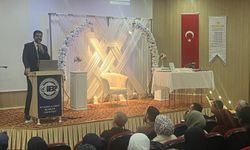 Van YYÜ kampüsünde bir ilk: Hafızlık taç takma heyecanı!
