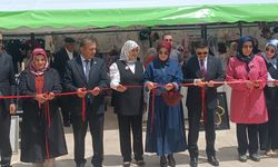 Özalp Halk Eğitim Merkezi Müdürlüğünün yılsonu sergisi yoğun ilgi gördü