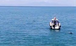 Van Gölü'ne Uçan Otomobilin Sürücüsü Yaralı Kurtarıldı
