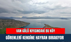 Van Gölü Kıyısındaki Bu Köy Görenleri Kendine Hayran Bırakıyor