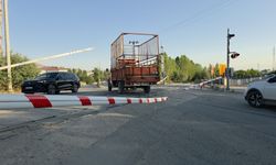 Van'da Bariyer Arızası Trafiği Kilitledi!