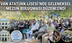 Van Atatürk Lisesi'nde Geleneksel Mezun Buluşması Düzenlendi