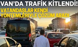 Van Sebze Hali'nde Trafik Kilitlendi! Vatandaşlar Kendi İmkânlarıyla Çözüm Aradı