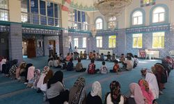 Edremit'te Yaz Kur'an Kursu Öğrencilerine 'Hazret-İ Peygamber' Semineri