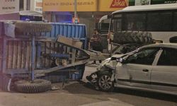 Elazığ’da Otomobil ile Traktör Çarpıştı: 5 Yaralı