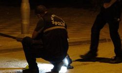 Sokak Ortasında Bıçaklı ve Silahlı Kavga: Yaralılar Var!
