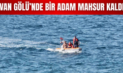 Van Gölü’nde Bir Adam Mahsur Kaldı!