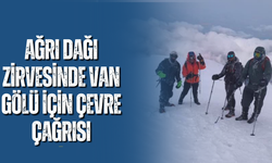 Ağrı Dağı Zirvesinde Van Gölü İçin Çevre Çağrısı