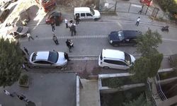 Esenyurt’ta eski komşudan dehşet baskını! Evi ve aracı taşladılar