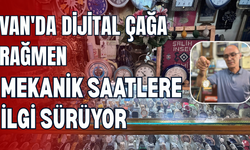 Telefonlar Zamanı Gösteriyor, O İse Saatleri Yaşatıyor