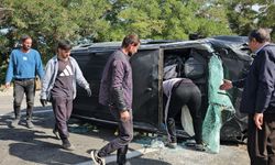 Kamyonet takla attı: 2 yaralı