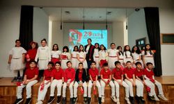 Van’da Çocuklardan Renkli Kutlama