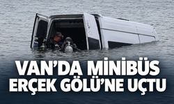 Van’da yolcu minibüsü Erçek Gölü’ne uçtu