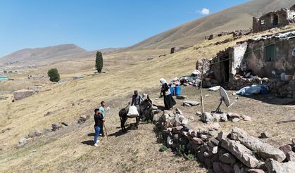 Iğdır’ın asma köyünde 2025’te hâlâ eşek sırtında su taşınıyor