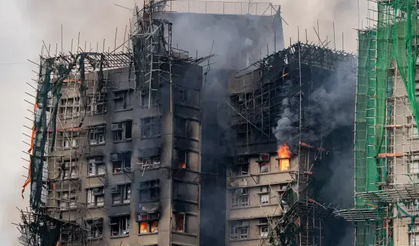 Hong Kong'daki Yangında Bilanço Ağırlaşıyor: Can Kaybı 75'e Yükseldi