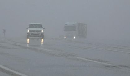 Van’da Sis Ve Kar Sürücülere Zor Anlar Yaşattı!