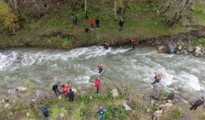 Çaya Düşen 50 Yaşındaki Kadın İçin Arama Çalışmaları 2. Gününde Sürüyor