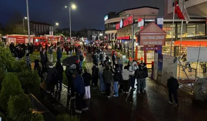 Öğrenci yurdunda yangın paniği: Öğrenciler sokağa döküldü