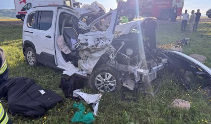 Hafif ticari araç takla attı: çok sayıda ölü ve yaralı var!