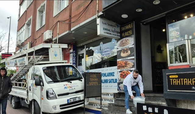 Kamyonetten Düşen Adam Hayatını Kaybetti
