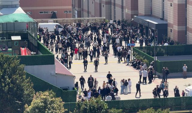 İstanbul’daki 6.2’lik Deprem Vanlı İşçilerin Kameralarına Yansıdı