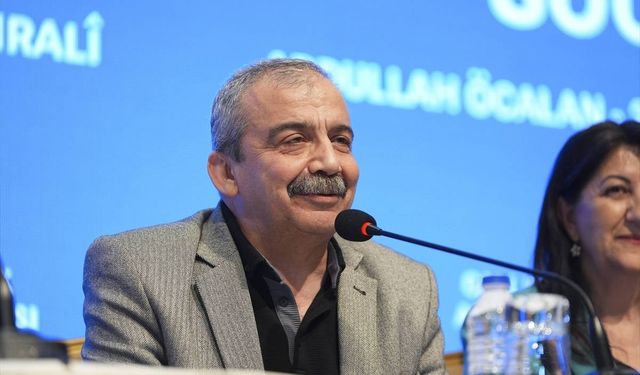 Sırrı Süreyya Önder'in Yoğun Bakımda Tedavisi Sürüyor! İşte Son Gelişmeler...