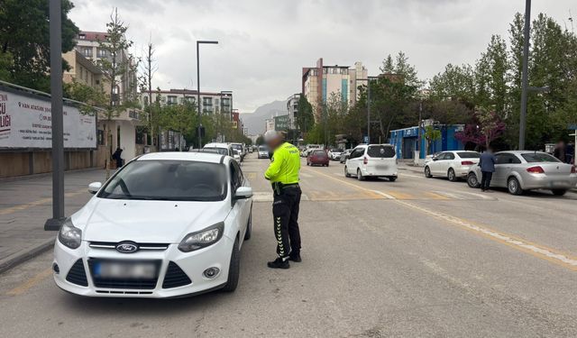 Van'da Polis Sürücülere Ceza Yağdırdı