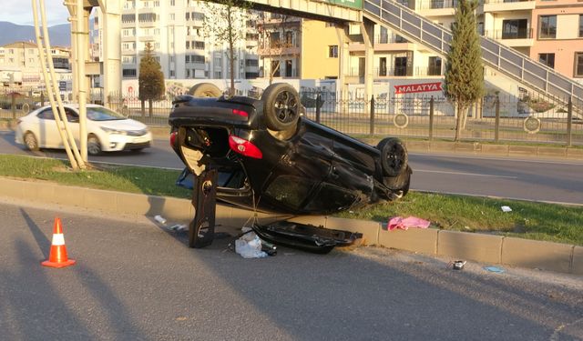 Kontrolden Çıkan Otomobil Ters Döndü: 1 Yaralı